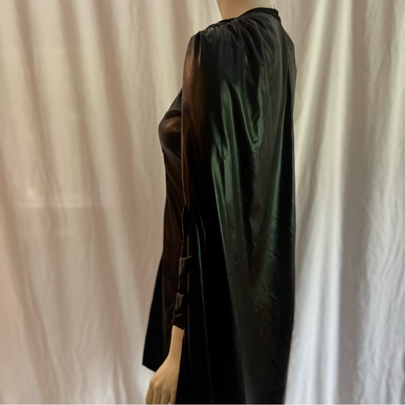 Batgirl costume! Great quality. Mask was repaired but looks good. Size S. - Picture 7 of 12